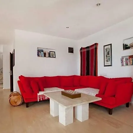 Sleeps 18 Pool Air Con Wifi