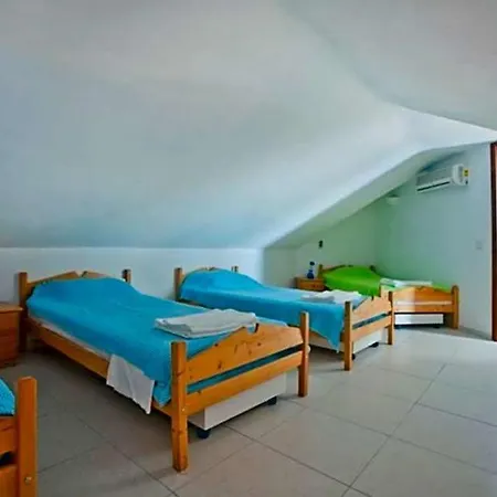 Sleeps 18 Pool Air Con Wifi *