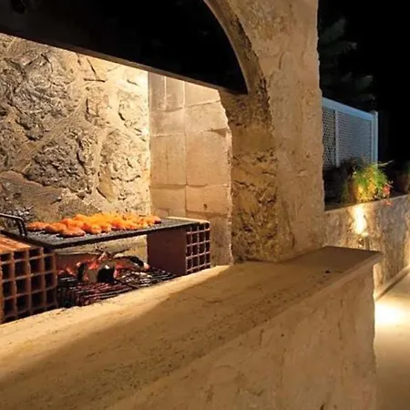 Sleeps 18 Pool Air Con Wifi *