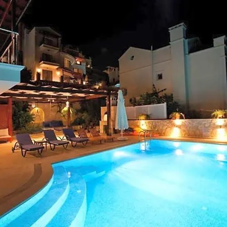 Sleeps 18 Pool Air Con Wifi